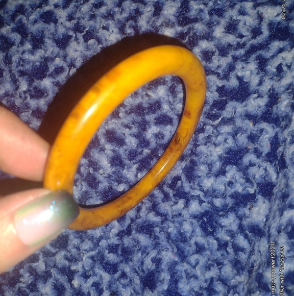 Vtg BAKELITE Light Brown Marbled Color 2 5/8" d x 1/4" Bangle Bracelet - Picture 3 of 4